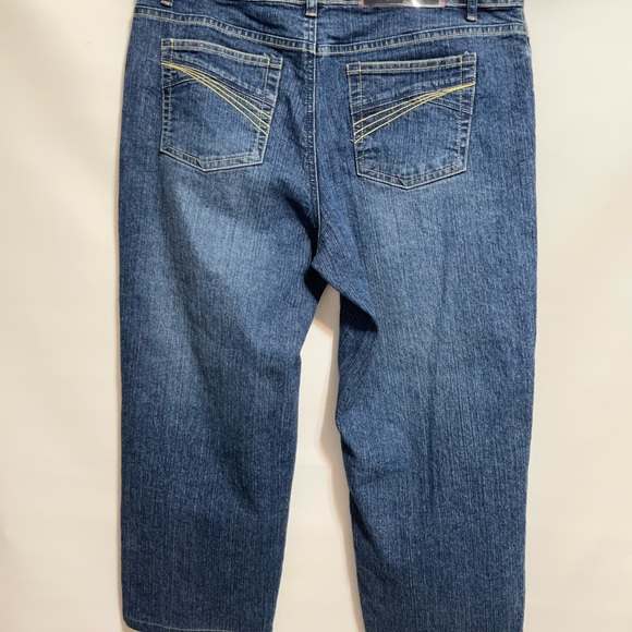 Liz Claiborne womens straight leg jean NWT sz 12 petite great jean timeless - Picture 7 of 11